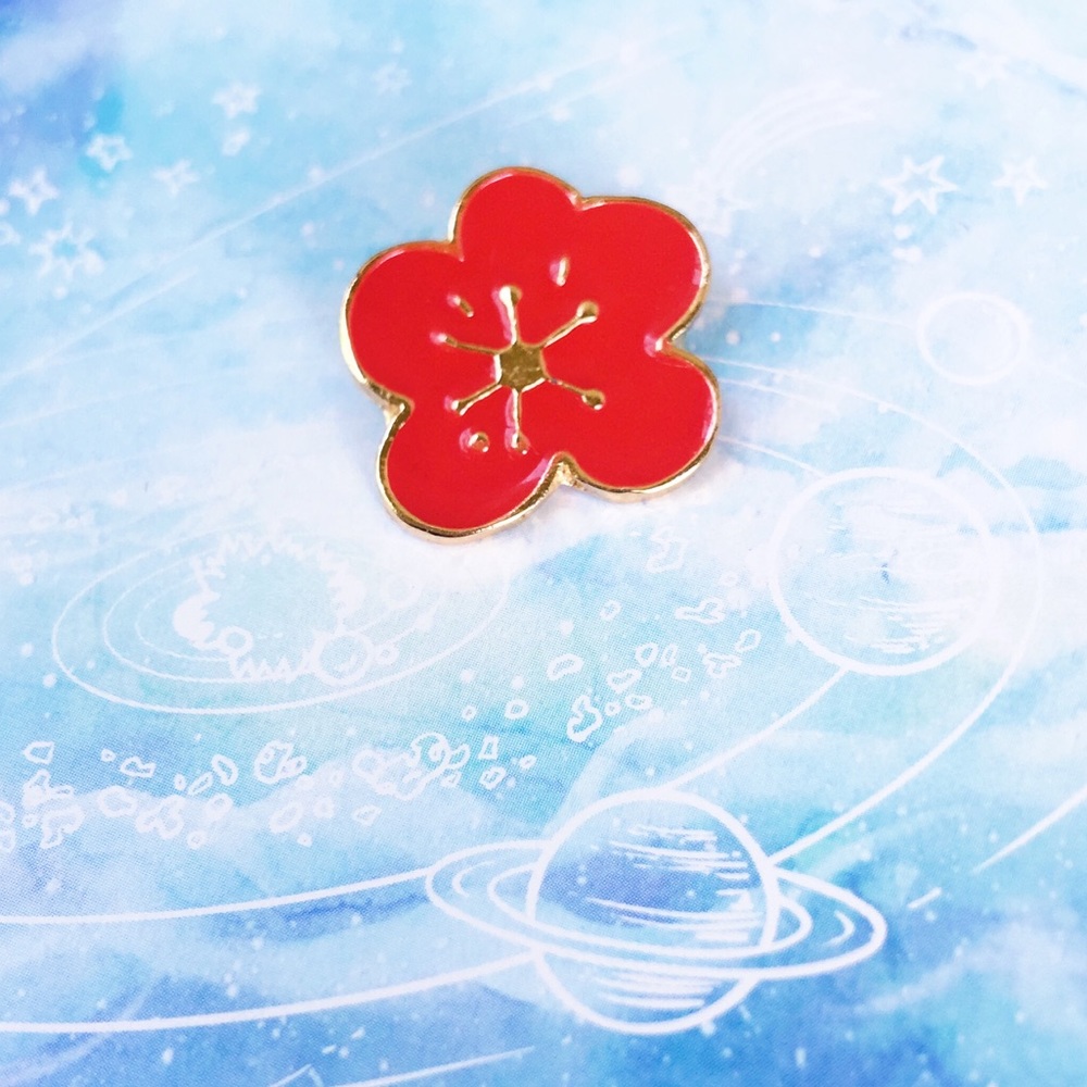 ✨ Red Flower Pin ✨ - Picture 4 of 5